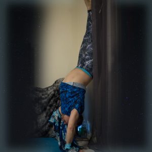Hollow back in January 19th 2018. Thank you all hosts, sponsors and everyone who joined for a fantastic challenge! For this  Lastday, I bring a handstand hollow back after kick up against wall