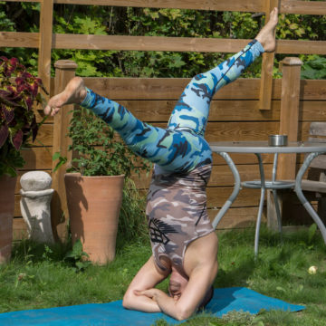 Bound headstand in August 24th 2018. Todays  Bootylicious Yoga is split in  Doublearmheadstand or  Sirsasana B. This variation is harder to get up in than classic and tripod, but once you're u