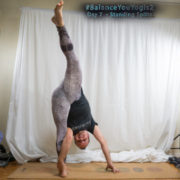 Standing split in October 7th 2018. I bring a supersoldier variation of the Standingsplit or Urdhva Prasarita Eka Padasana