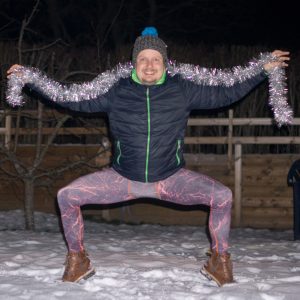 Goddess pose in December 23rd 2018. I end this Christmas Eve with a wintergoddess. I hope you all had a great Christmas with your family and friends, with lots of joy and no stress. Goddess po