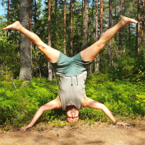 Star pose in June 21st 2023. Today's balancepose is a Starpose from Headstand in the woods